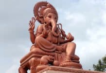 Der Elefantengott Ganesha und dank seiner Elefanten allgemein werden in Indien als heilig verehrt.