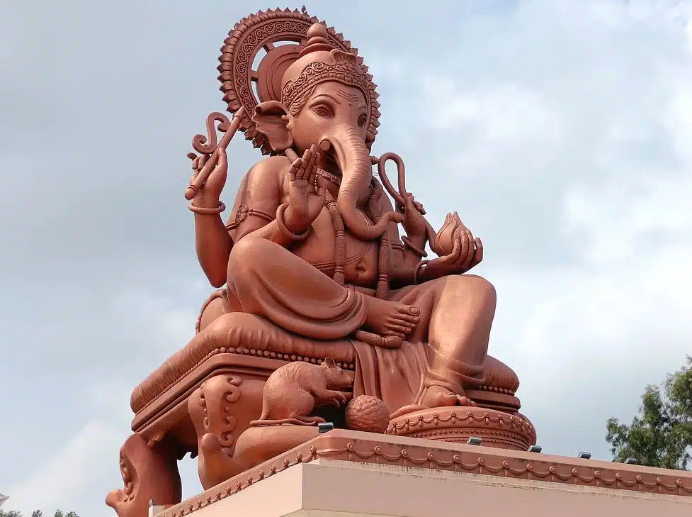 Der Elefantengott Ganesha und dank seiner Elefanten allgemein werden in Indien als heilig verehrt.