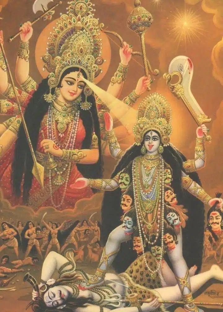 Durga manifestiert ihren zornigen Aspekt Kali, die sich auf den Leichnam von Shiva stellt.